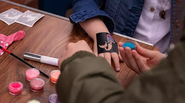 5 considerations before getting a hand tattoo